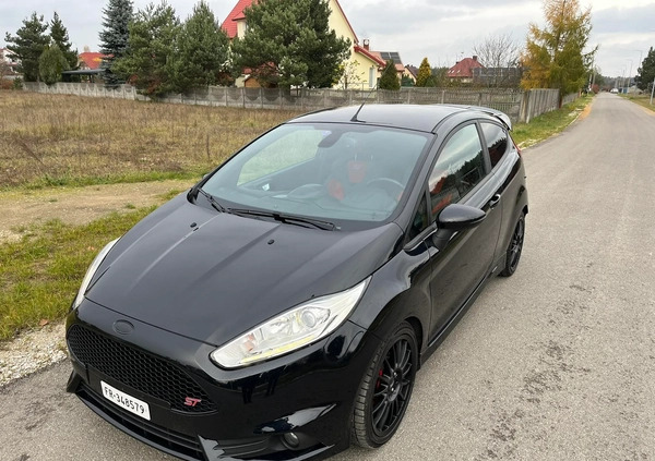 Ford Fiesta cena 43900 przebieg: 104000, rok produkcji 2014 z Kielce małe 742